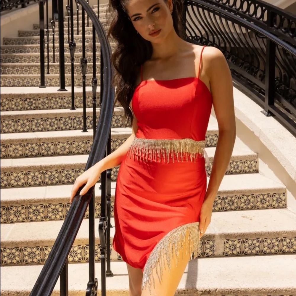 sophia thomas homecoming dress